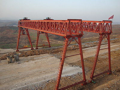 廣東高鐵提梁機(jī)